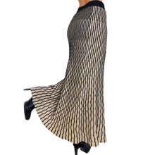 Load image into Gallery viewer, Black & Cream Knit Maxi Skirt