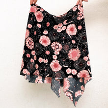 Load image into Gallery viewer, 90s Versatile Floral Skirt