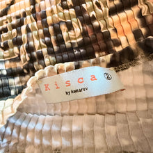 Load image into Gallery viewer, Textured Graphic Mockneck Top