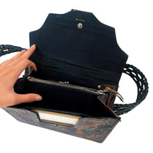 Load image into Gallery viewer, Vintage Italian Leather Belt Bag