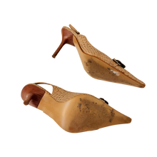Load image into Gallery viewer, Pointed Toe Buckle Heels
