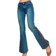 Load image into Gallery viewer, Vintage Embroidered Jeans
