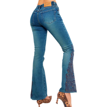 Load image into Gallery viewer, Vintage Embroidered Jeans
