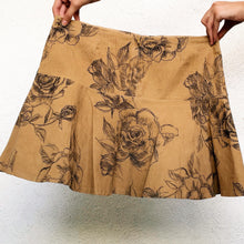 Load image into Gallery viewer, 90s Floral Corduroy Mini Skirt
