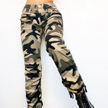 Load image into Gallery viewer, Early 2000s Cropped Camo Pants
