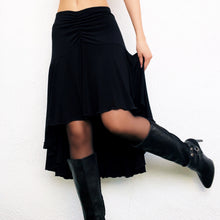 Load image into Gallery viewer, Early 2000s Ruched Black Midi Skirt
