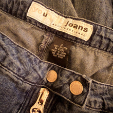 Load image into Gallery viewer, Early 2000s Denim Cargos
