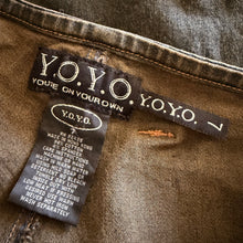 Load image into Gallery viewer, Early 2000s Jumbo Belt Jeans
