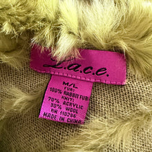 Load image into Gallery viewer, Green Rabbit Fur Poncho
