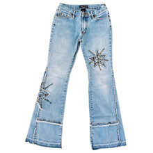 Load image into Gallery viewer, Early 2000s Grommet Star Jeans
