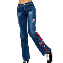 Load image into Gallery viewer, Sporty Pepe Jeans
