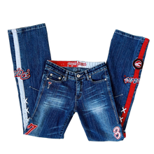 Load image into Gallery viewer, Sporty Pepe Jeans
