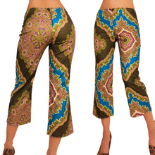 Load image into Gallery viewer, Vintage Mandala Print Capris
